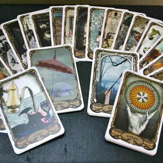 Колоды таро какая лучше. Стимпанк арт-нуво Таро. Tarot Deck Таро. Оракул стимпанк Ленорман галерея. Таро Винтаж колода.