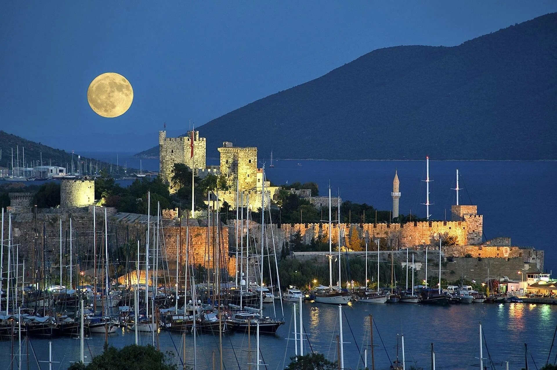 Время в городах турции. Османская верфь Бодрум. Bodrum Турция. Турецкий город Бодрум. Bodrum, Muğla, Турция.