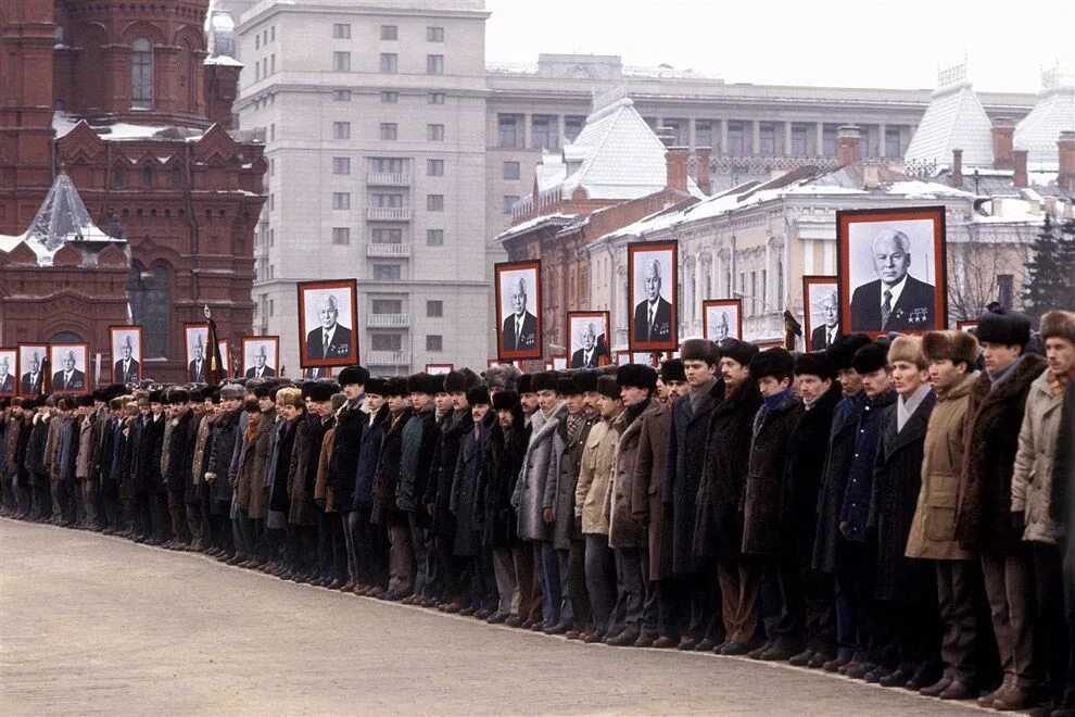 Советский прощание. Похороны Черненко на красной площади.