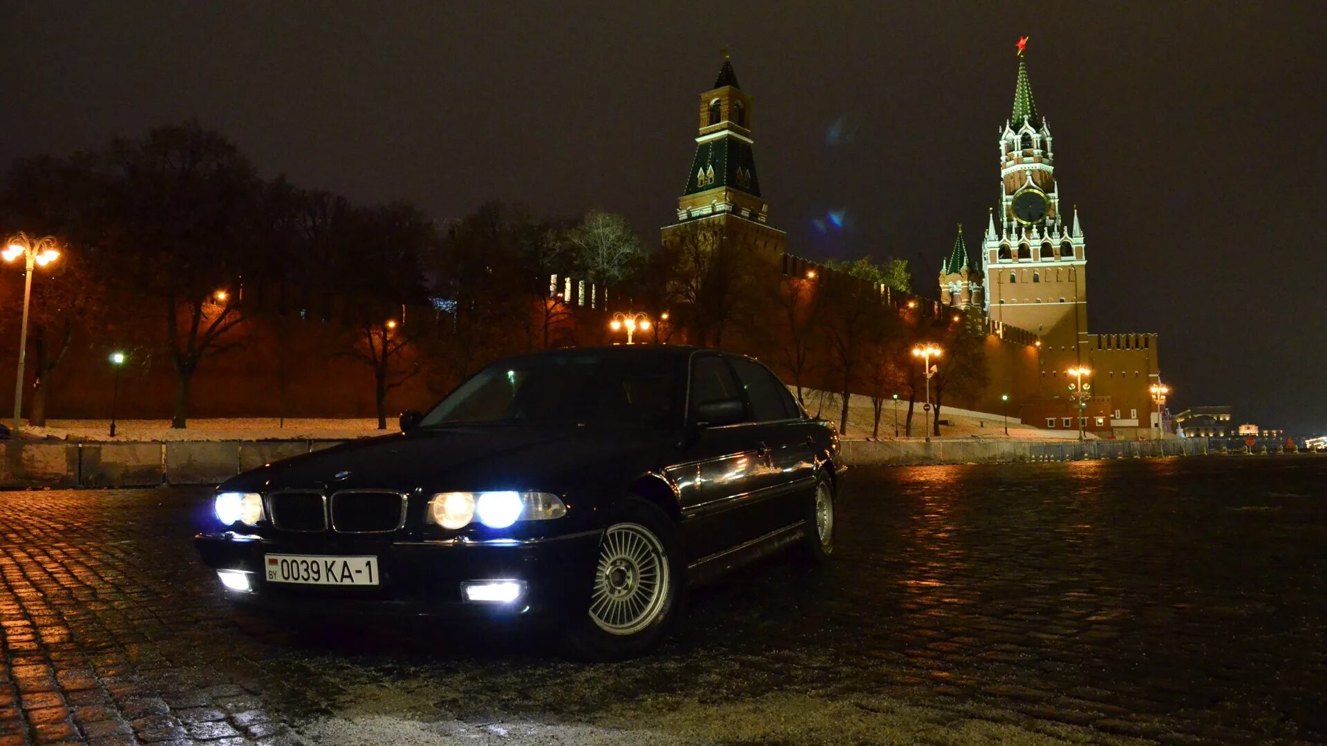 Машина ночью. Bmw москва мгу. Вмв 7 в ночной москве. Бмв м5 limma. Бмв м5 в ночном городе.