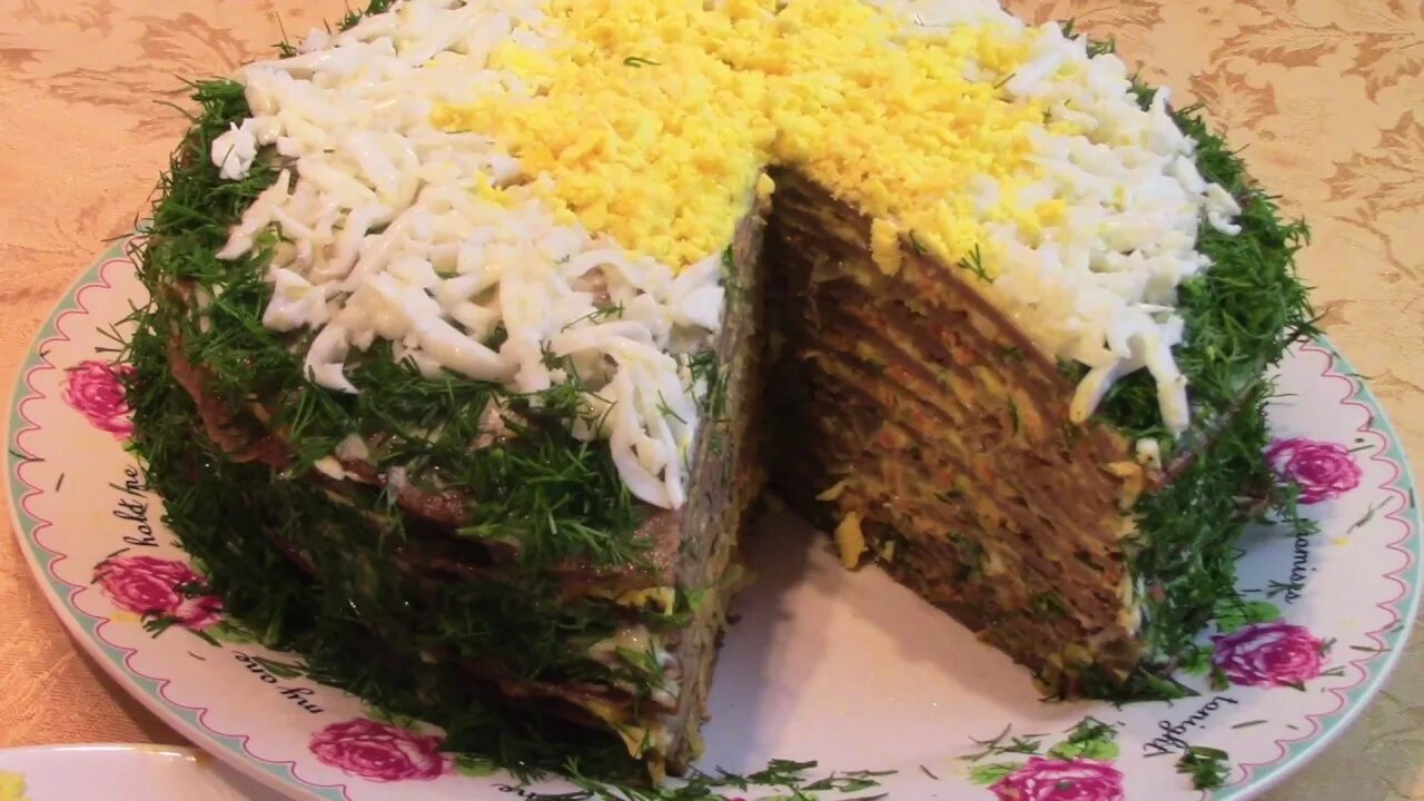 Печеночный торт 500 гр печени куриной. Салат торт из печени куриной. Украсить печеночный торт. Просто кухня печеночный торт