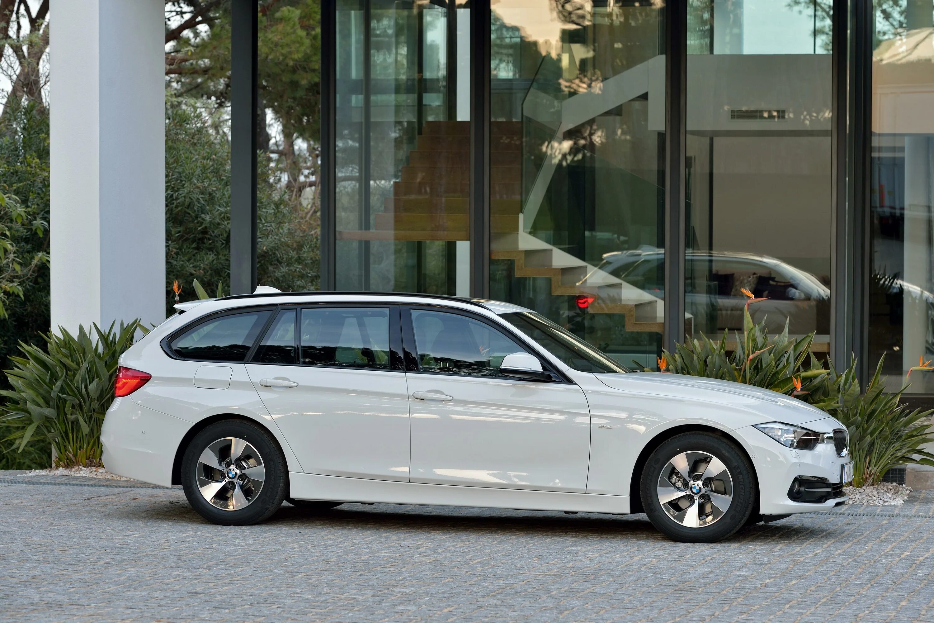 Универсал д. Bmw 3 f30 wagon. bmw 320d touring. bmw 3 f30 touring. bmw f30 универсал.