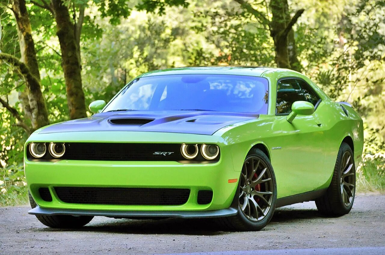 Челленджер хелкат. Dodge Challenger Hellcat 2015. Додж Челленджер СРТ. Dodge Challenger srt Hellcat 2015. Dodge Challenger srt Hellcat.