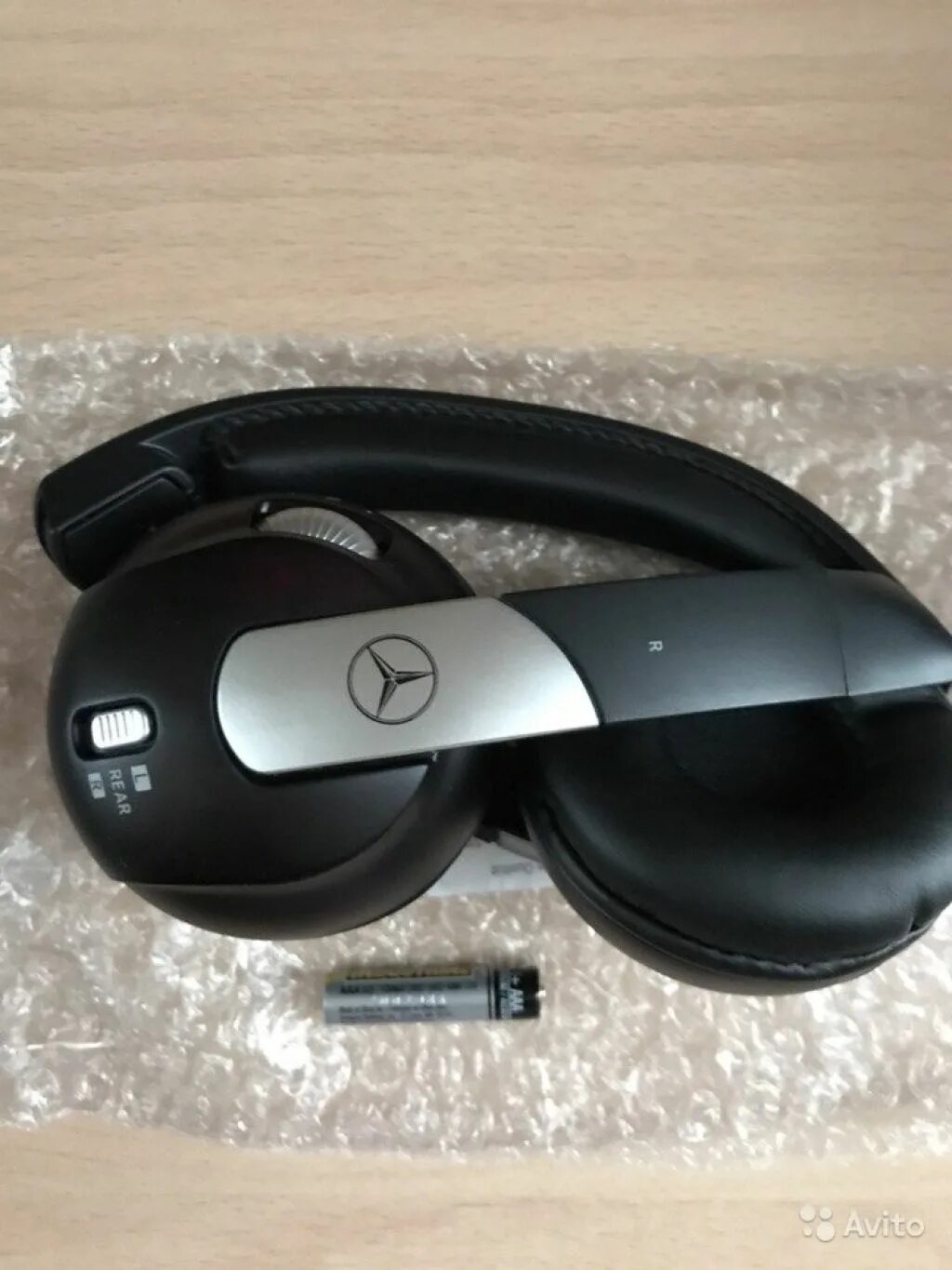 Наушники AKG Mercedes. A2218707289 Mercedes-Benz наушники. Блютуз наушники Мерседес 221. Наушники Mercedes w220. Наушники мерседес