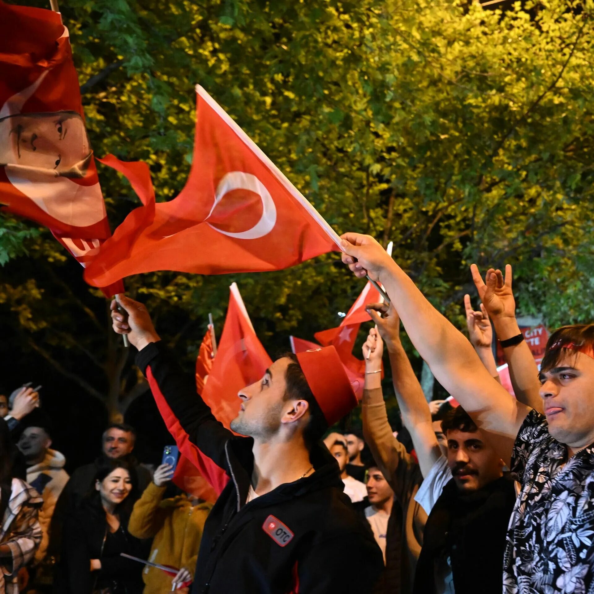 Выборы турции кто победит. Турция 2023. Митинг сторонников Эрдогана. Выборы в Турции 2023. Турция выборы президента 2023.