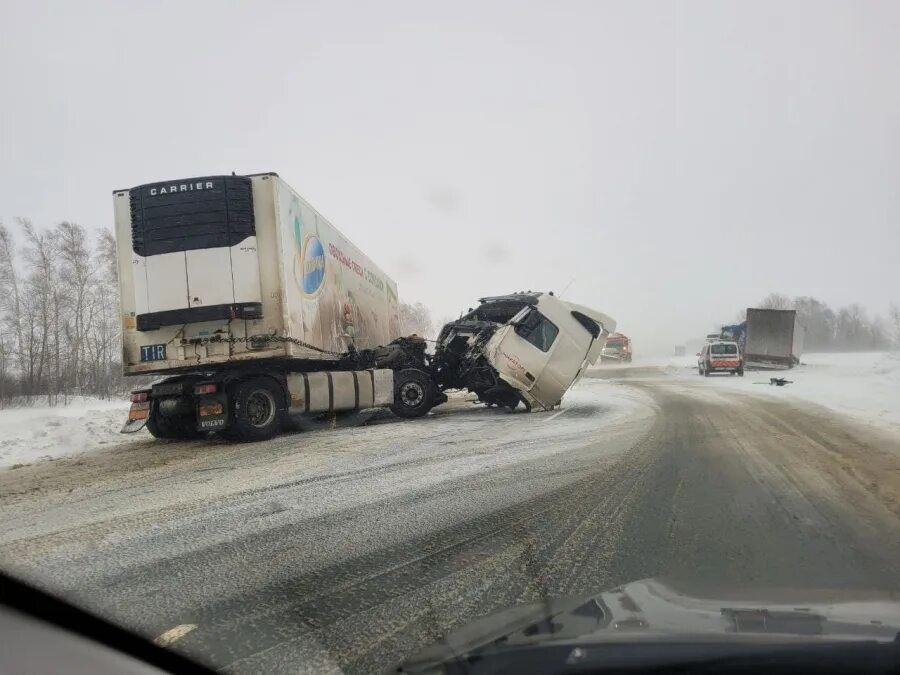 Аварии с большегрузами. ДТП Саратовская область 09 02 2022.