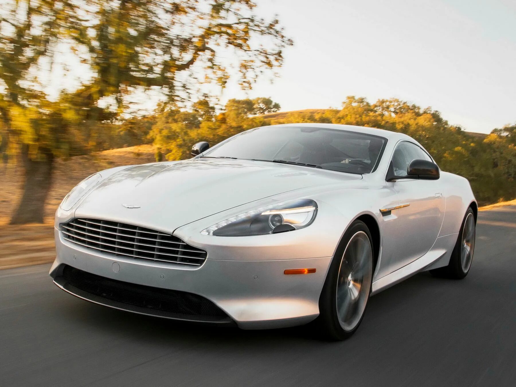 Aston Martin V12 Vantage Aston martin v12 vantage, Aston martin v12, Aston marti