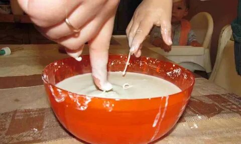 Клейкая масса из крахмала 8 букв