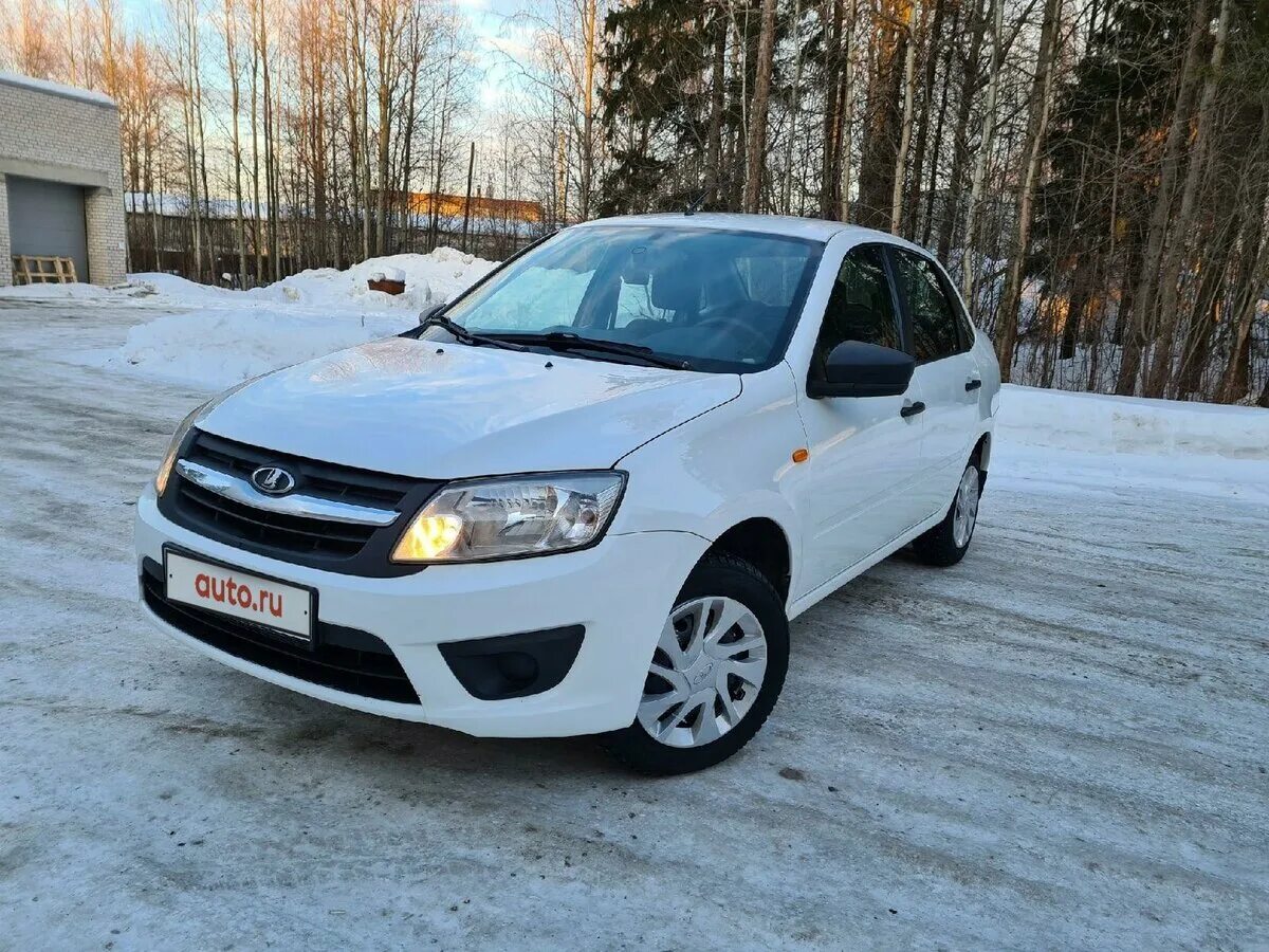 Гранта киров. Авария грин хаус киров. Гранты в кирове. Гранты в кирове. Гранта 23.