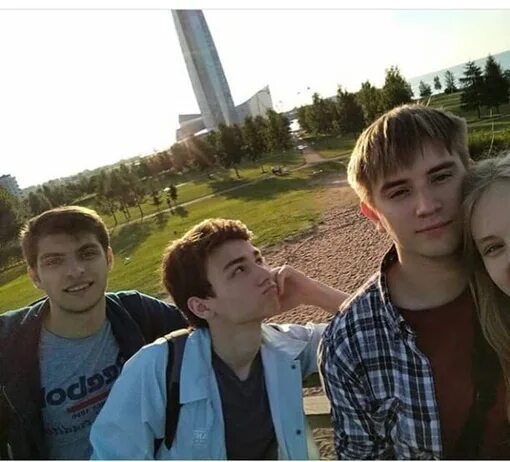 Брат мапс. Брайан мапс и его девушка. брайан мапс с братом. брат брайан мапс старший. брат макса тарасенко.