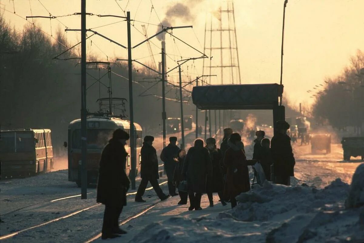 Ульяновск 1990. Зима 1990. Петербург 1990-е. Остановка на закате.