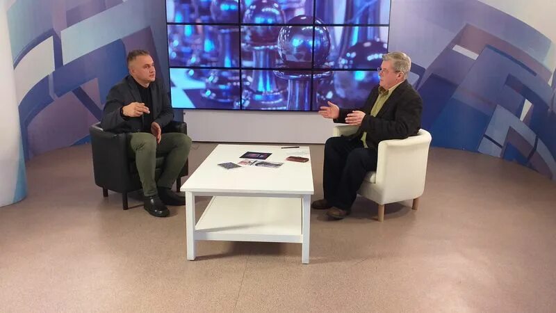 Катунь программа. Катунь 24 ведущий. катунь 24 барнаул. ведущие катунь 24 барнаул. катунь 24 барнаул прямой эфир.