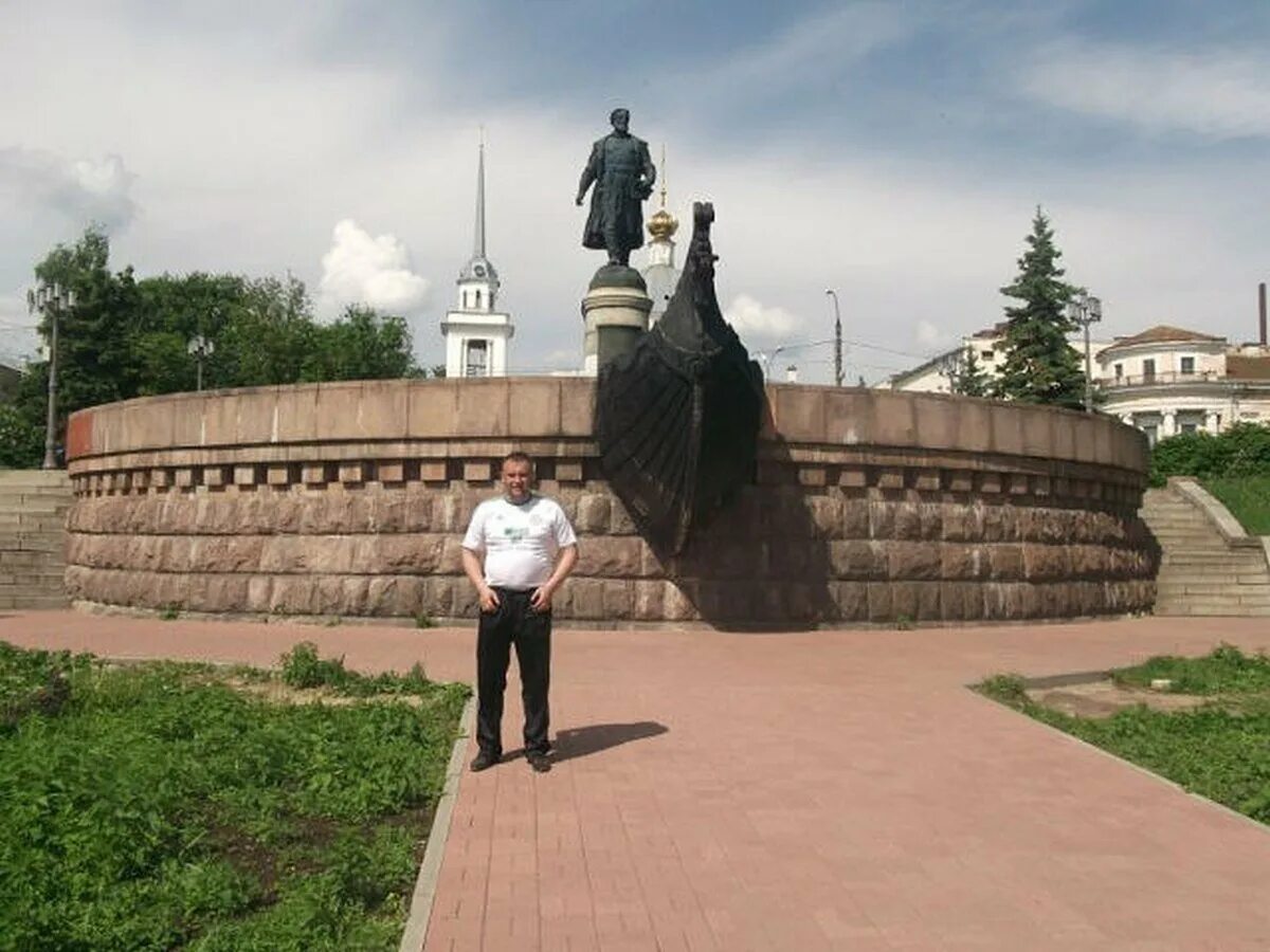 Храм в Твери Михаила круга. Кладбище круга в Твери. Памятник кругу в Твери. Тверь Родина Михаила круга. Круг про тверь