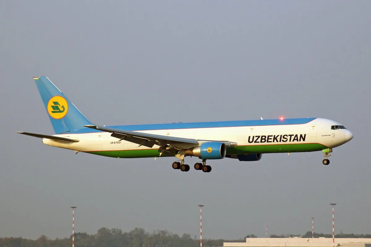 Узбекистан аирлайнес 767. B767 Uzbekistan Airways. Боинг 767-300 узбекских авиалиний. Узбекистан Аирлинес hy604.