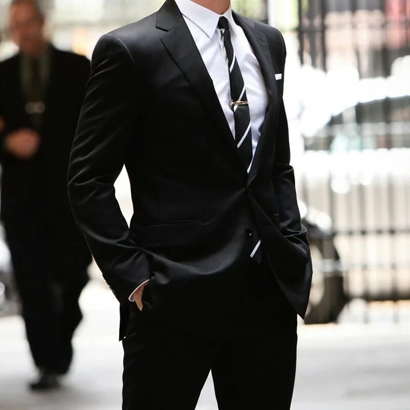 авы парней в костюме. черный костюм. парень в темных очках. мужчина в черном костюме. красивый мужчина в костюме.