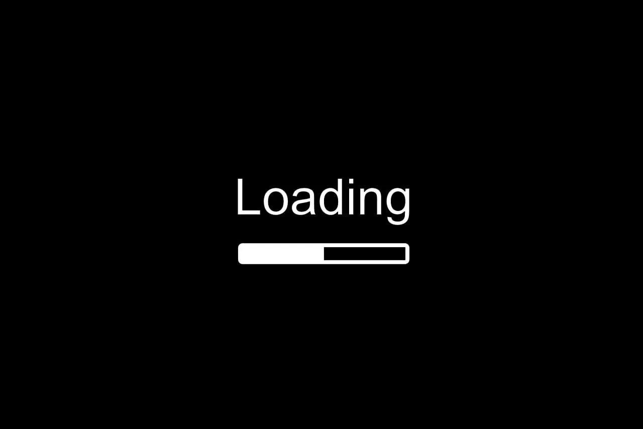 Loading black. Надпись loading. Loading на черном фоне. Loading картинка. Значок загрузки на черном фоне.