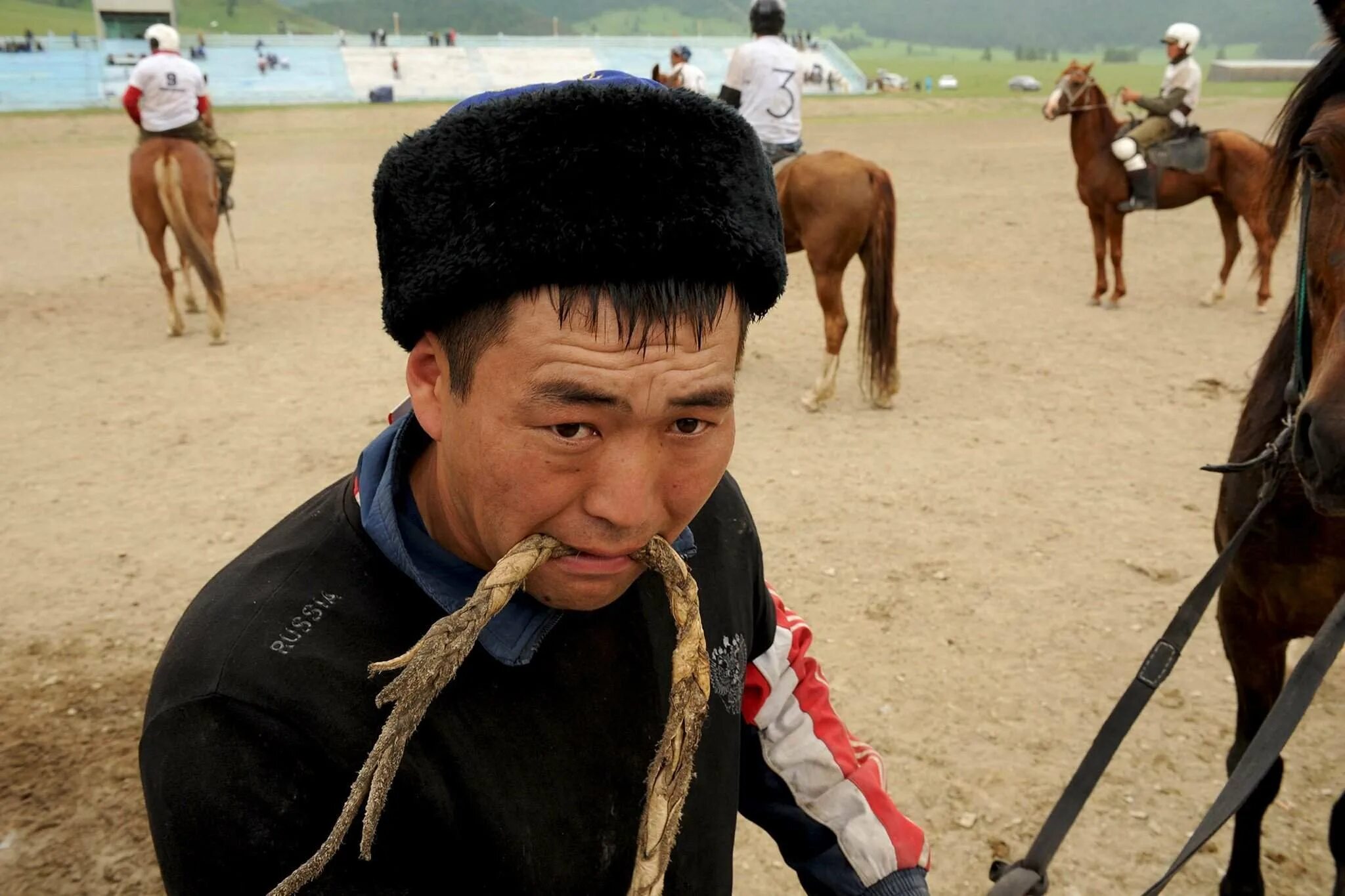 Казах чит. Казахи и киргизы. Западные казахи. Казахские люди. Казахи фото.