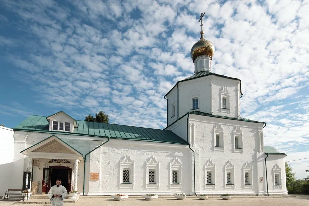 Воскресный день.. чудесно и легко.. Когда шаги мы в церковь направляем.. Душа в 