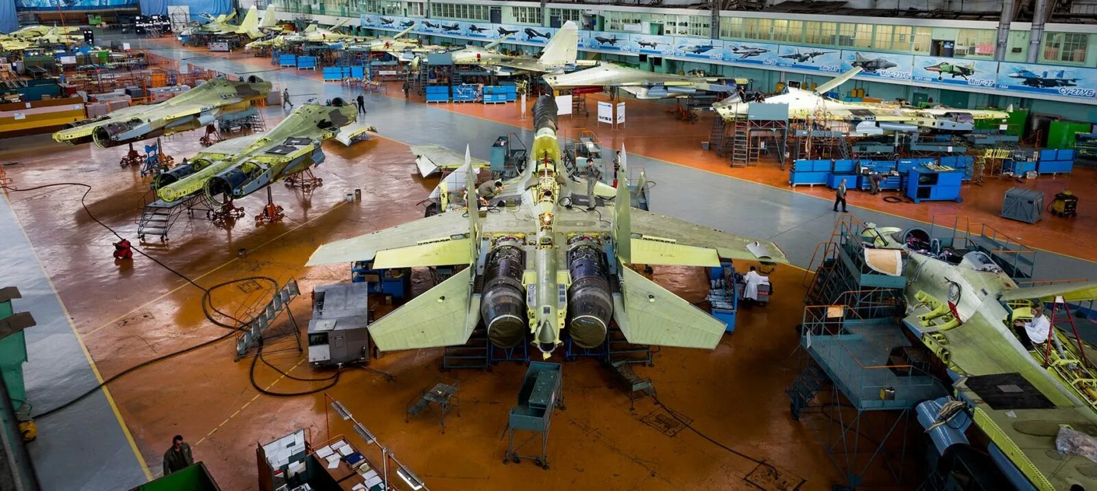 Уралвагонзавод 6 цех. Оборонная промышленность. Оборонная промышленность центры. Оборонная промышленность центры. Уралвагонзавод 6 цех.