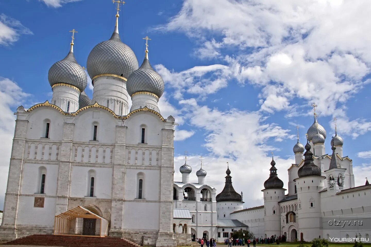 Ростов великий достопримечательности фото. Ростов Великий достопри. Ростов Великий Кремль. Ростов Великий памятники архитектуры. Главная достопримечательность Ростовский Кремль.