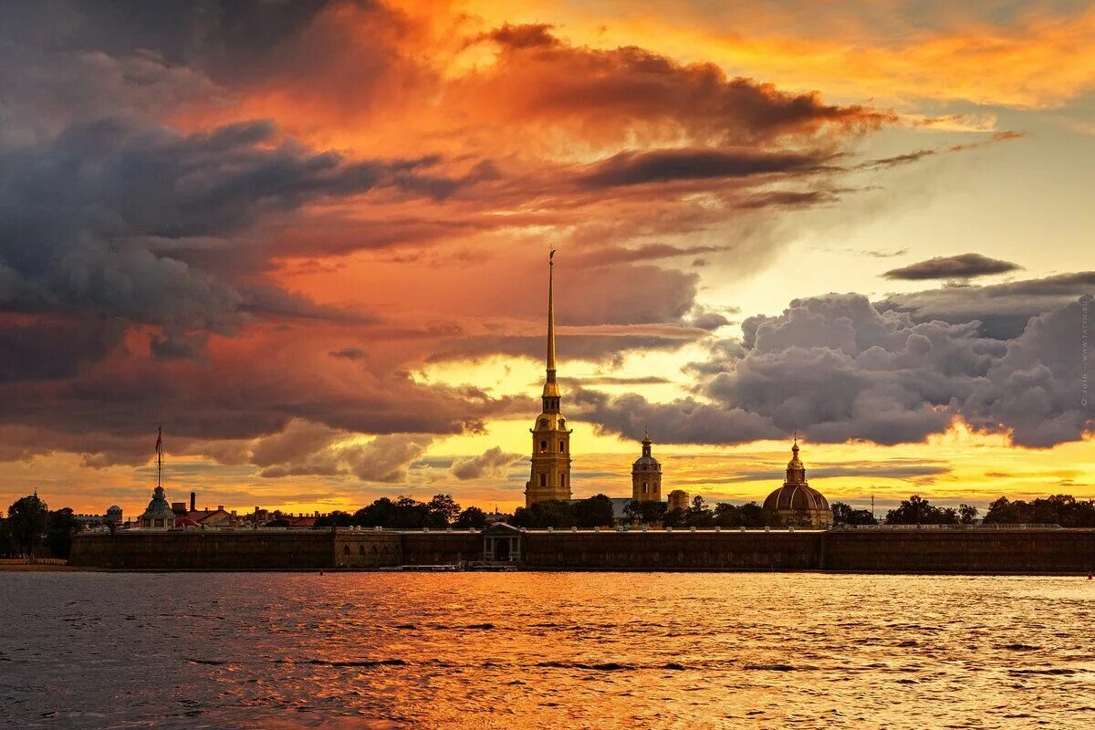См белые ночи. Петропавловская крепость в санкт-петербурге. петропавловская крепость вид с невы. петропавловская крепость белые ночи.