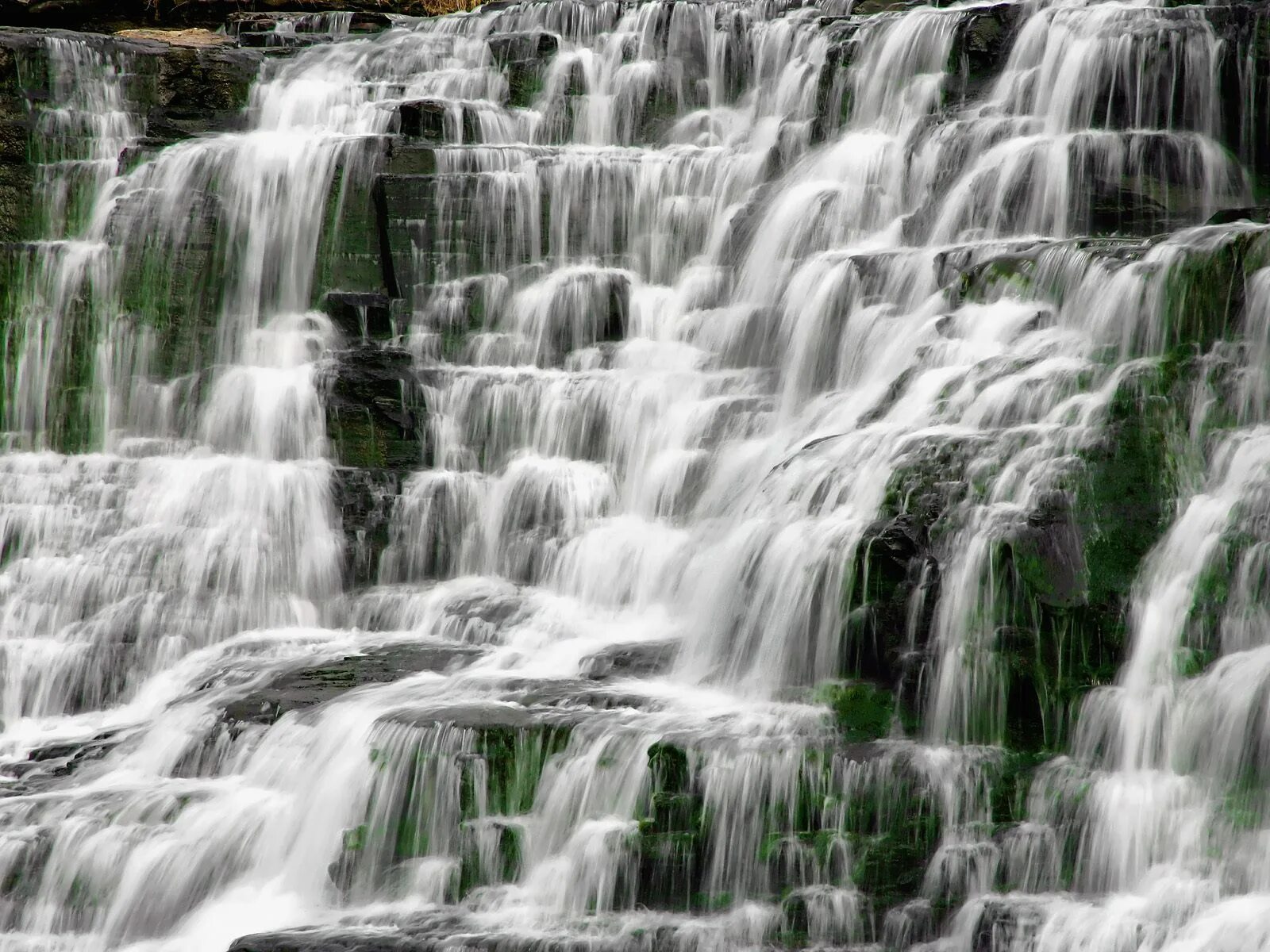 Stepped fall. Водопад Аль Вуррайа. Водопад Рассел Фоллс. Каскад водопадов.