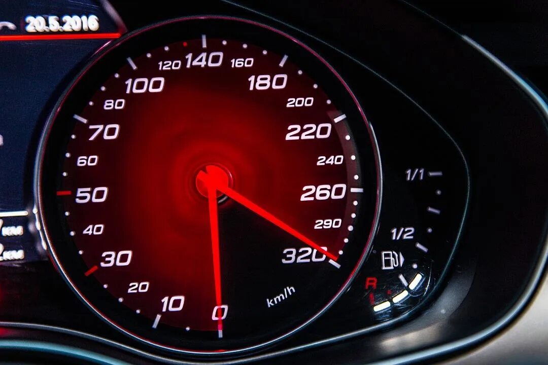 До скольки км в час разгоняется. Audi rs7 спидометр. Спидометр Audi rs7 0-360 km/h. Ауди РС 7 скорость. Спидометр Ауди 320 км.