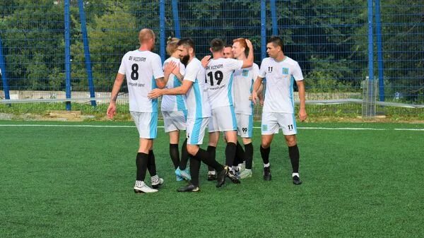 Танцевальный клуб динамо москва. Зачем нам кубок динамо. Динамо обладатель кубка континента. Фк динамо. Красивый фон с кубками динамо.