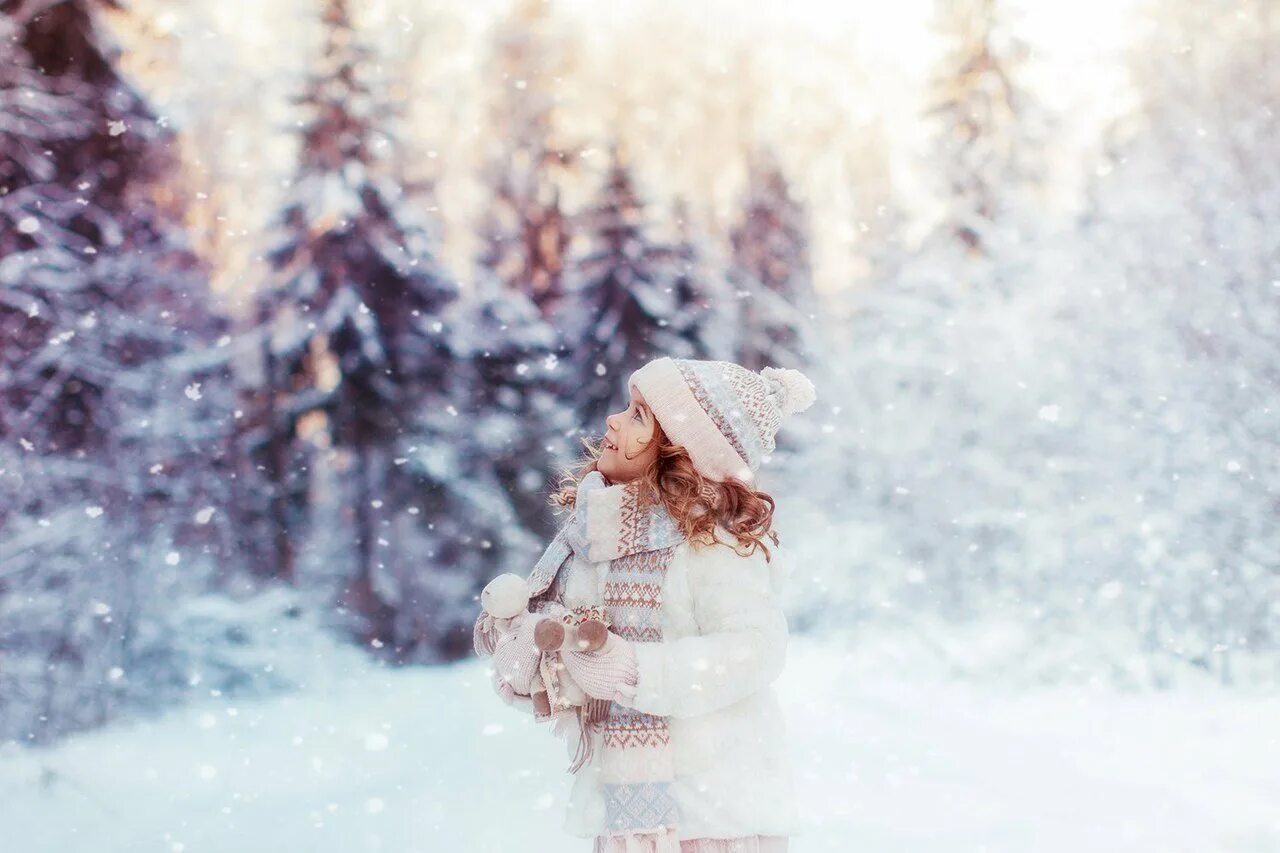 зимняя фотосессия в детском саду. окна на новый год. надежда стрелкина щелкунчик. рождество за окном. сказка в ожидании чуда.