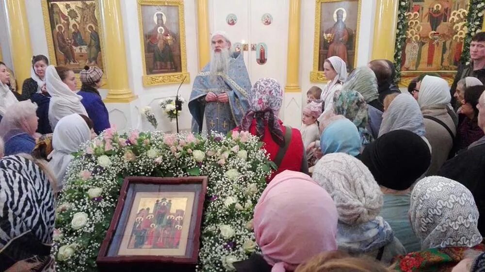 нижние прыски настоятель храма. служба в храме в красном селе. храм алексея божьего человека на красносельской. вечернее служение в церкви. служба в храме в красном селе.