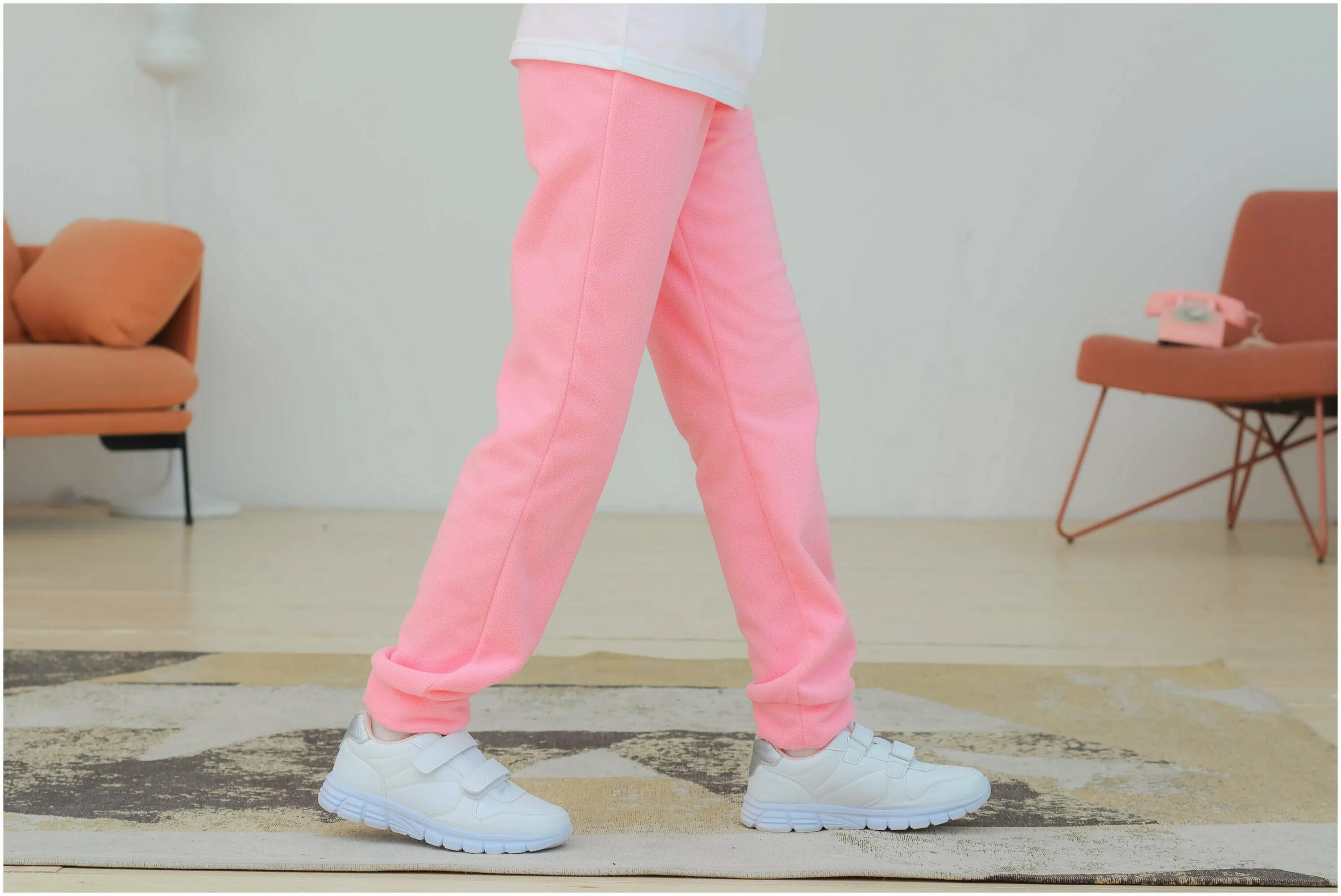 витязь в розовых штанах читать. розовые спортивные штаны женские. розовое облако в штанах.