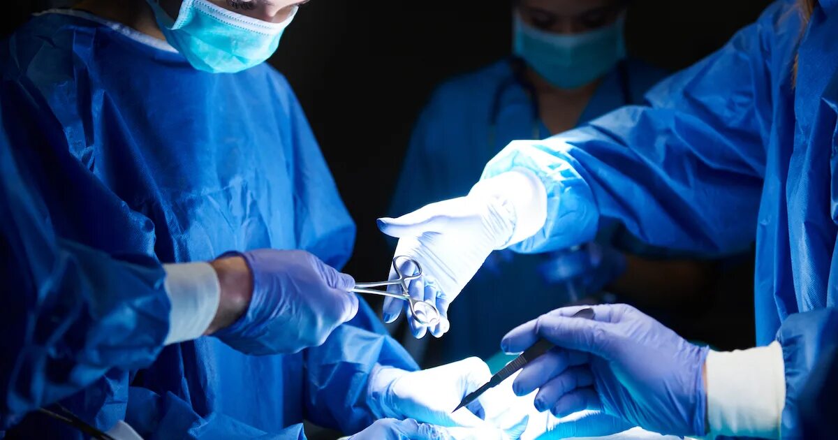 Операция while. Surgery infection. Surgery infection. Хирургическое вмешательство. Операционная в хирургии.