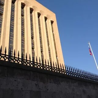 Сколько посольства в армении