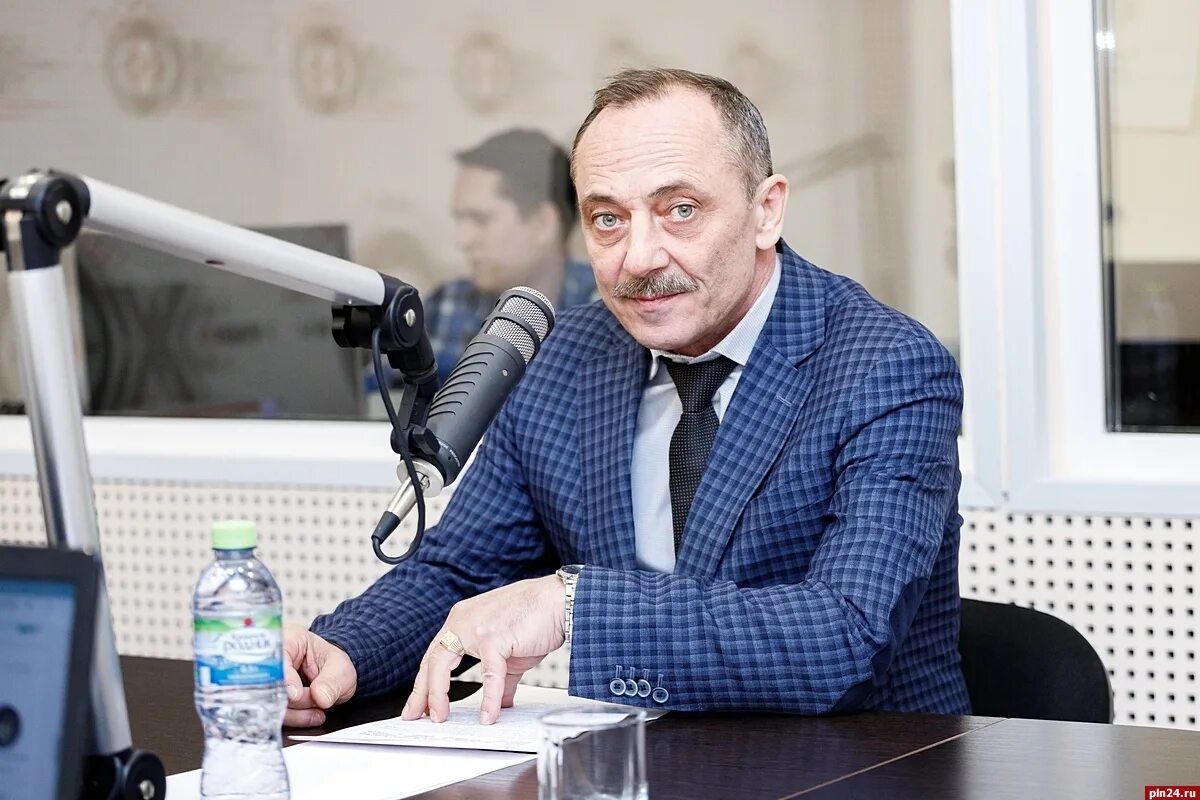 Генеральный директор завода титан полимер псков. Генеральный директор завода титан полимер псков. Генеральный директор завода титан полимер псков. Полимер генеральный директор. Полимер генеральный директор.