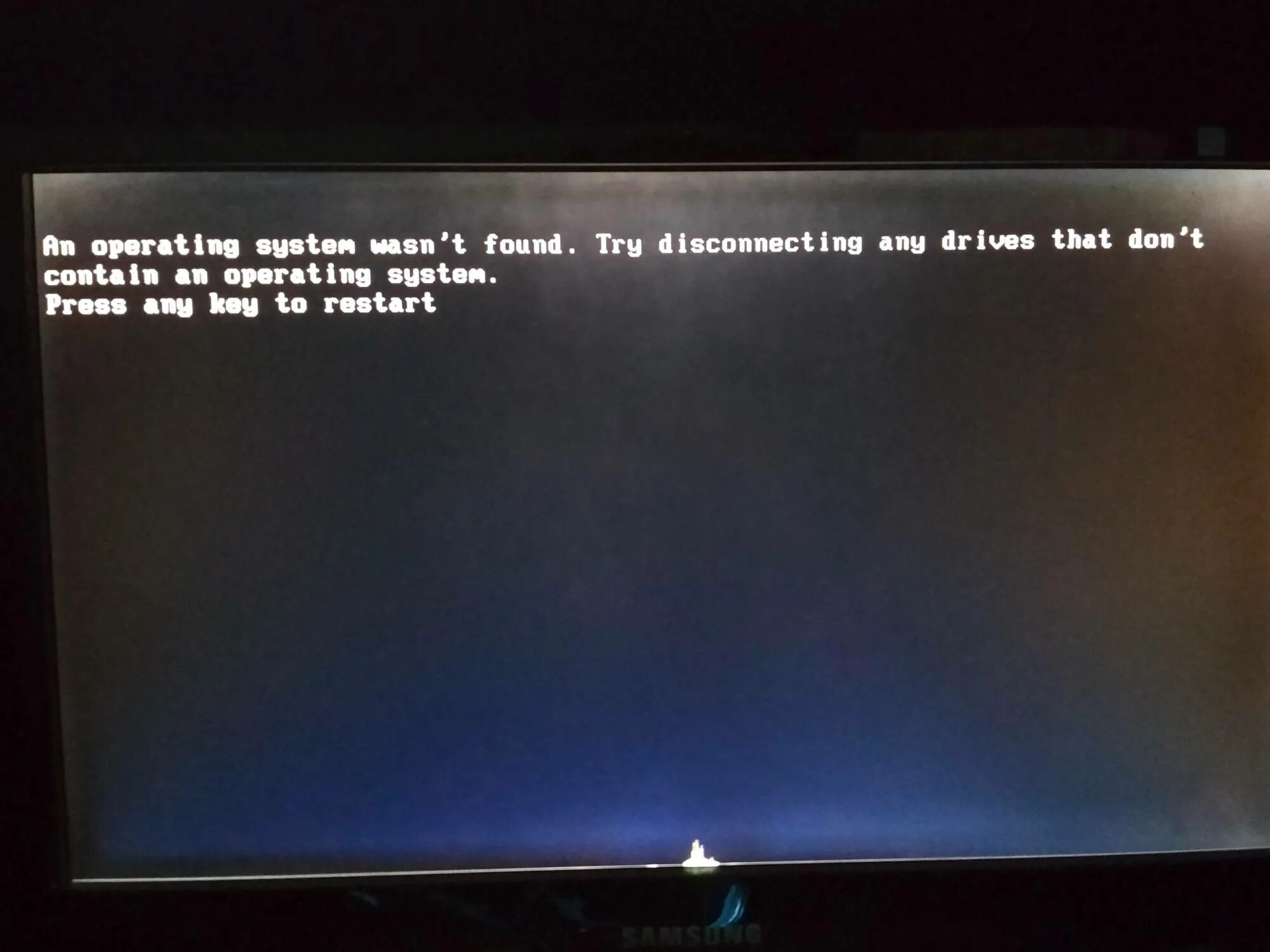 Selecting an operating system. Ошибка an operating system. операционная система не найдена. an operating system wasn&#039;t found try disconnecting. ошибка an operating system wasn&#039;t found try disconnecting any drives.