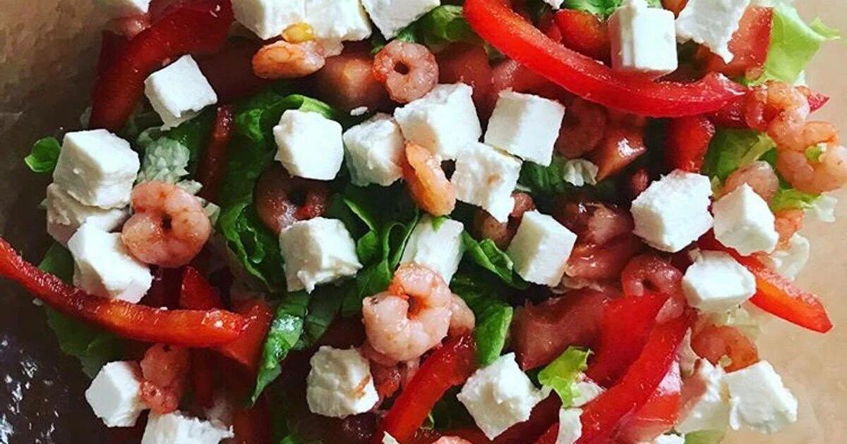 Салат с креветками и фетой. Канапе из сыра фетакса. Рецепт черри фетакса. Паста с фетой и помидорами в духовке. Сыр фетакса помидоры черри.