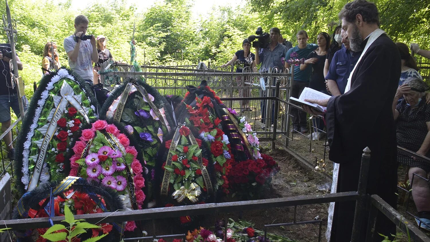 Похоронила двух мужей. Могила Сергея Захарова погибшего в ДТП С Ефремовым.
