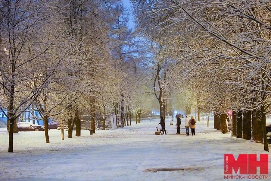 Минск зимой фото. Минск зима. Минск 2021 город. Минск новый год. Минск площадь независимости зимой.