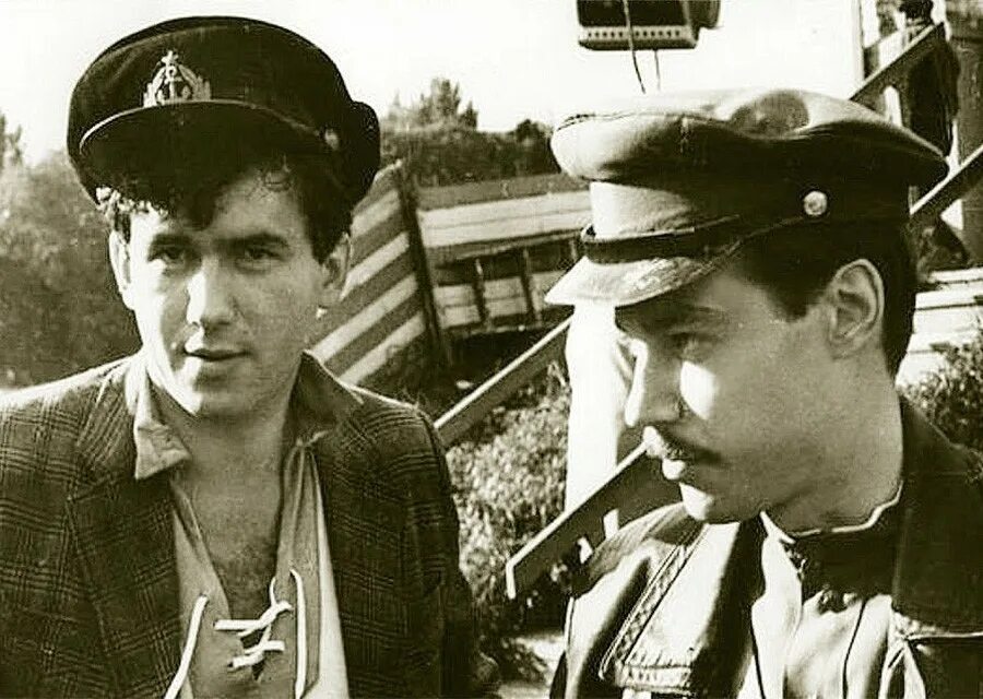 Встречи изменить нельзя съемки. Садальский станислав сапрыкин. станислав садальский в фильме место встречи. станислав садальский место встречи изменить нельзя. станислав садальский костя сапрыкин.