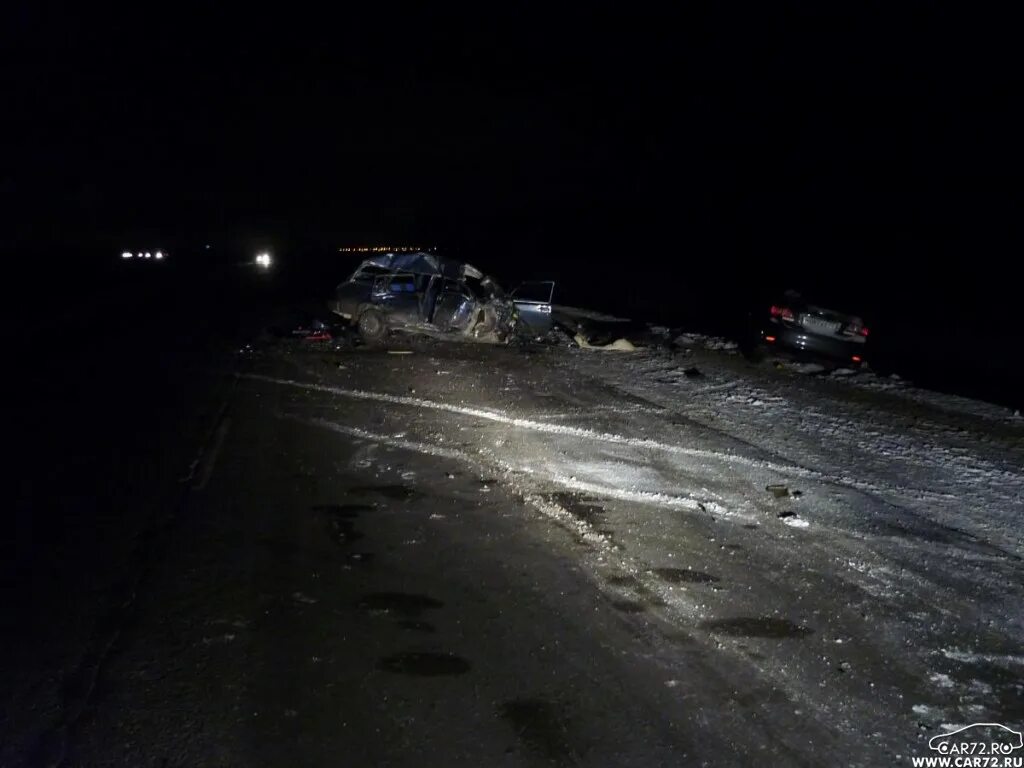 Дтп тюмень тобольский тракт. Авария тюмень тобольский тракт скания рио. Автопроисшествие на троицком тракте. Авария в тобольске сегодня на развязке. Дтп на тобольском тракте.