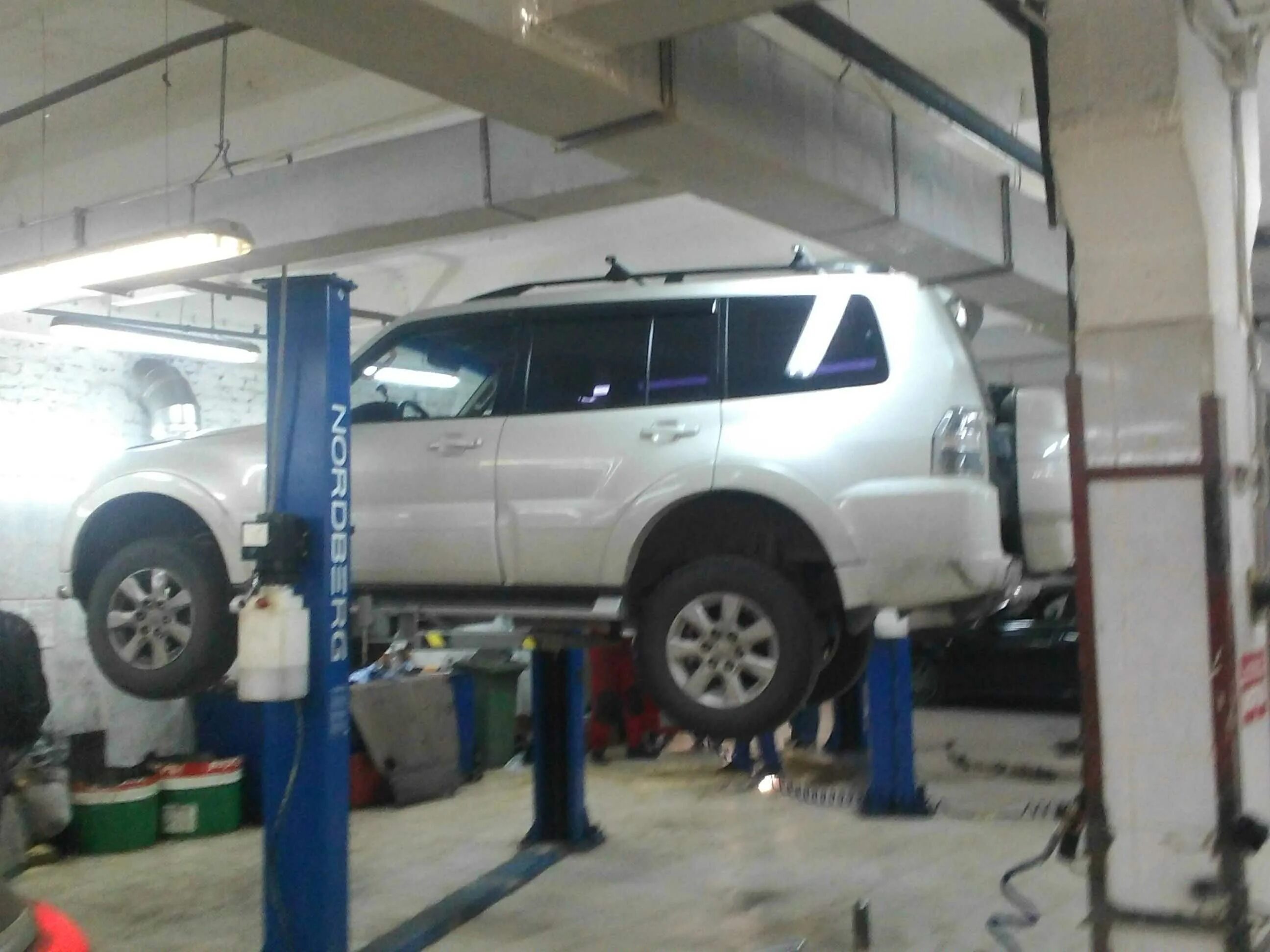 Mitsubishi pajero обслуживание. Mitsubishi pajero 2 tuning. Pajero 4. Мицубиси паджеро 2001. Mitsubishi pajero обслуживание.