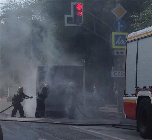 Крутые аквариумы. Необычные аквариумы. Горит аквариум. Задняя подсветка аквариума. Подсветка для аквариума.