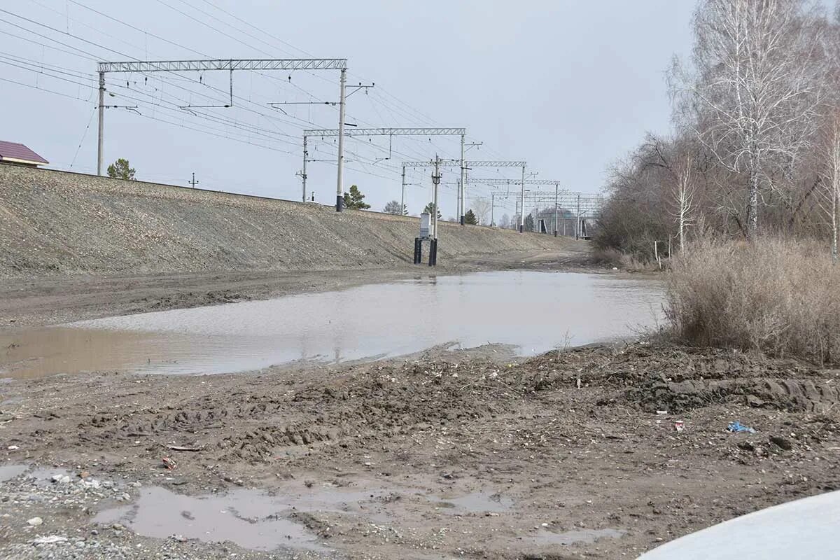 И воды зайдут низинами. Красномайский Новосибирская область. Поселок Красномайский. Вода в Красномайском.