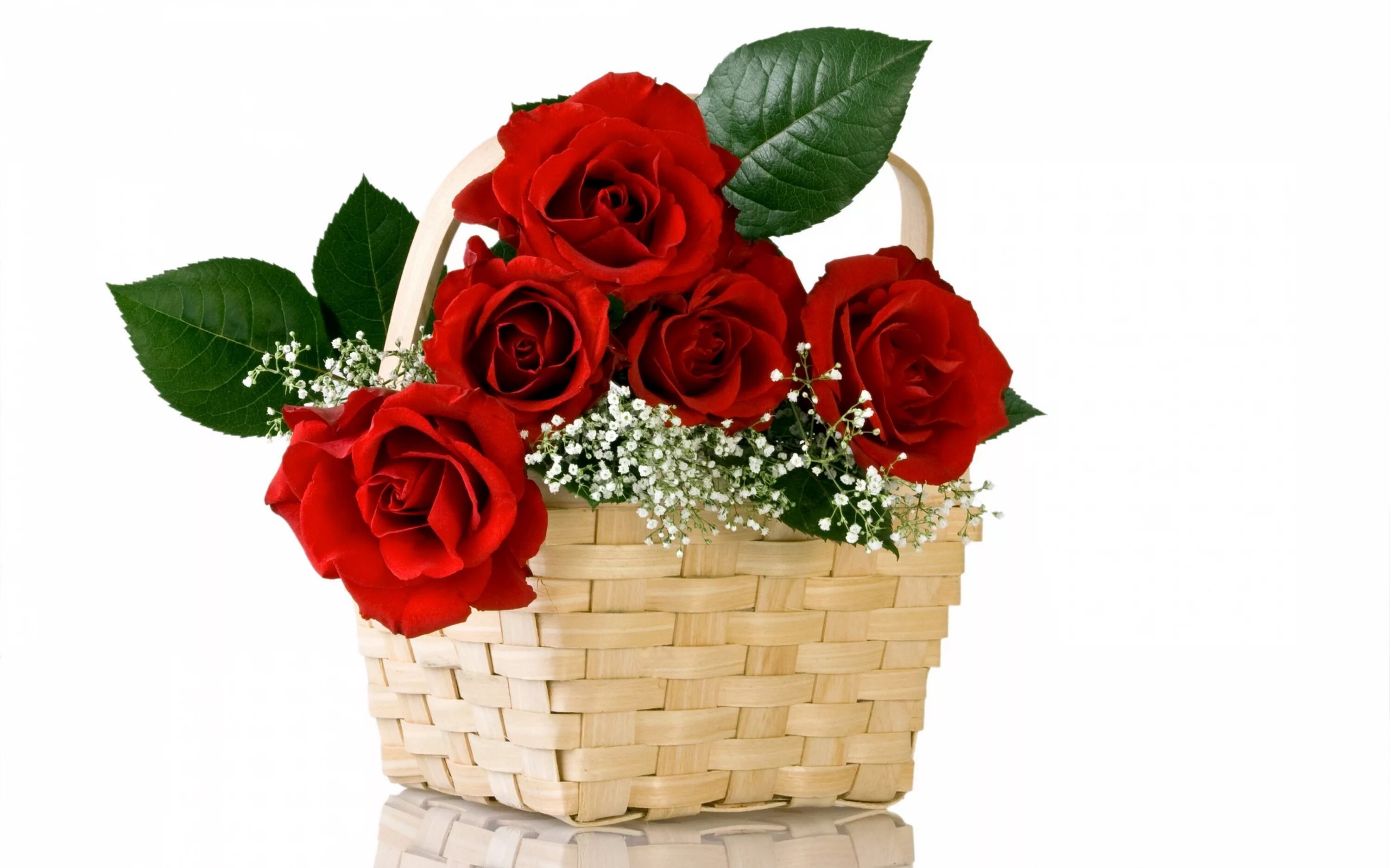 Букет роз к 8 марту. Корзина с цветами. Красивый букет цветов. Корзинка с розами. Шикарный букет на прозрачном фоне.