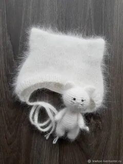 Шапка с ушками из ангоры