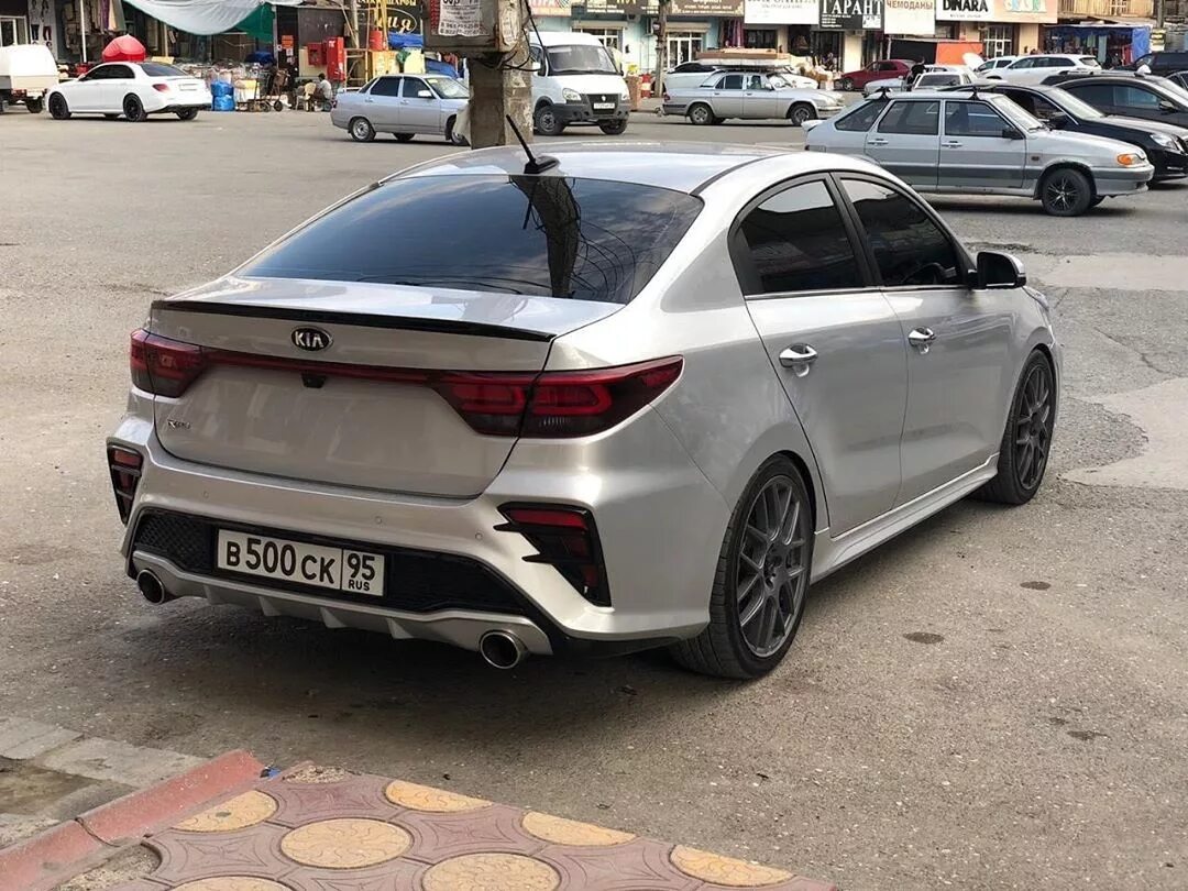 киа рио серебро с черными дисками фото KIA Rio