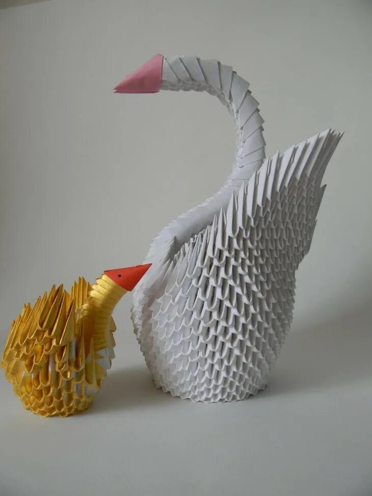 Бумажный лебедь. Оригами лебедь. Модульное оригами. Поделка лебедь из бумаги. Модульное оригами лебедь.