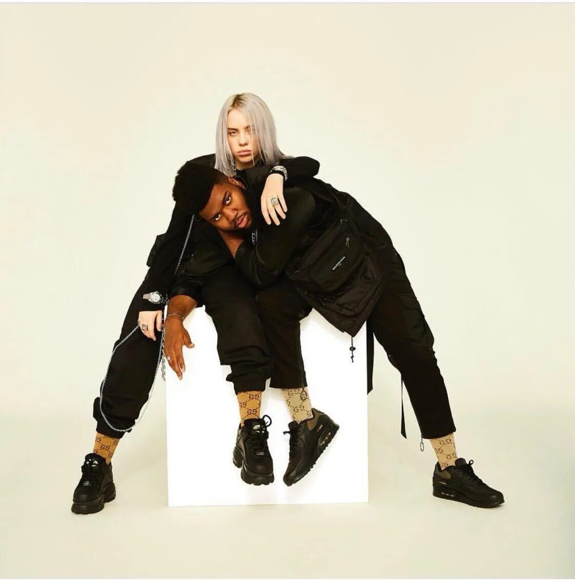 Billie Eilish Khalid. Билли Айлиш и Халид Lovely. Khalid и Билли Эйлиш. Billie Eilish feat. Khalid - Lovely. Lovely песня слушать