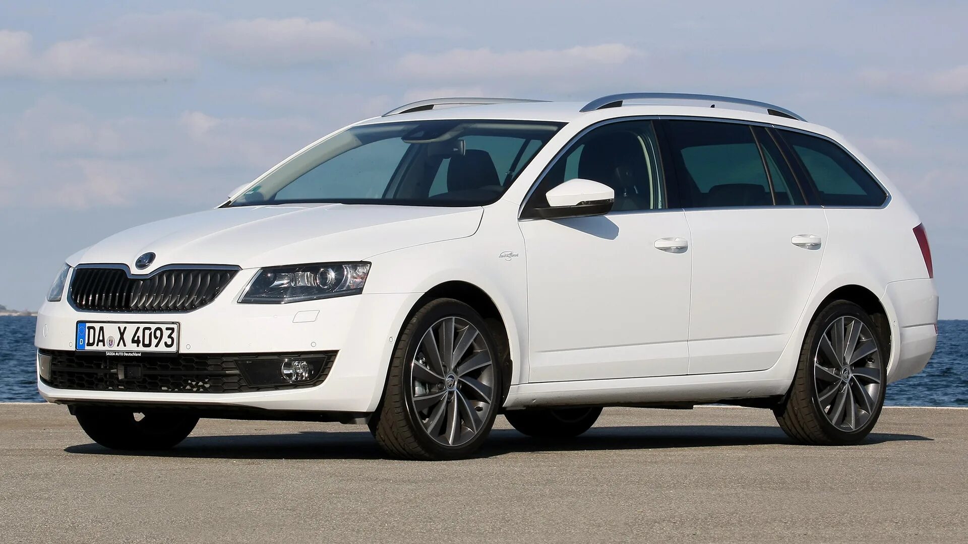 Shkoda Octavia Combi. Skoda Octavia a7 универсал. Skoda Octavia Combi 2014. Авто шкода универсал