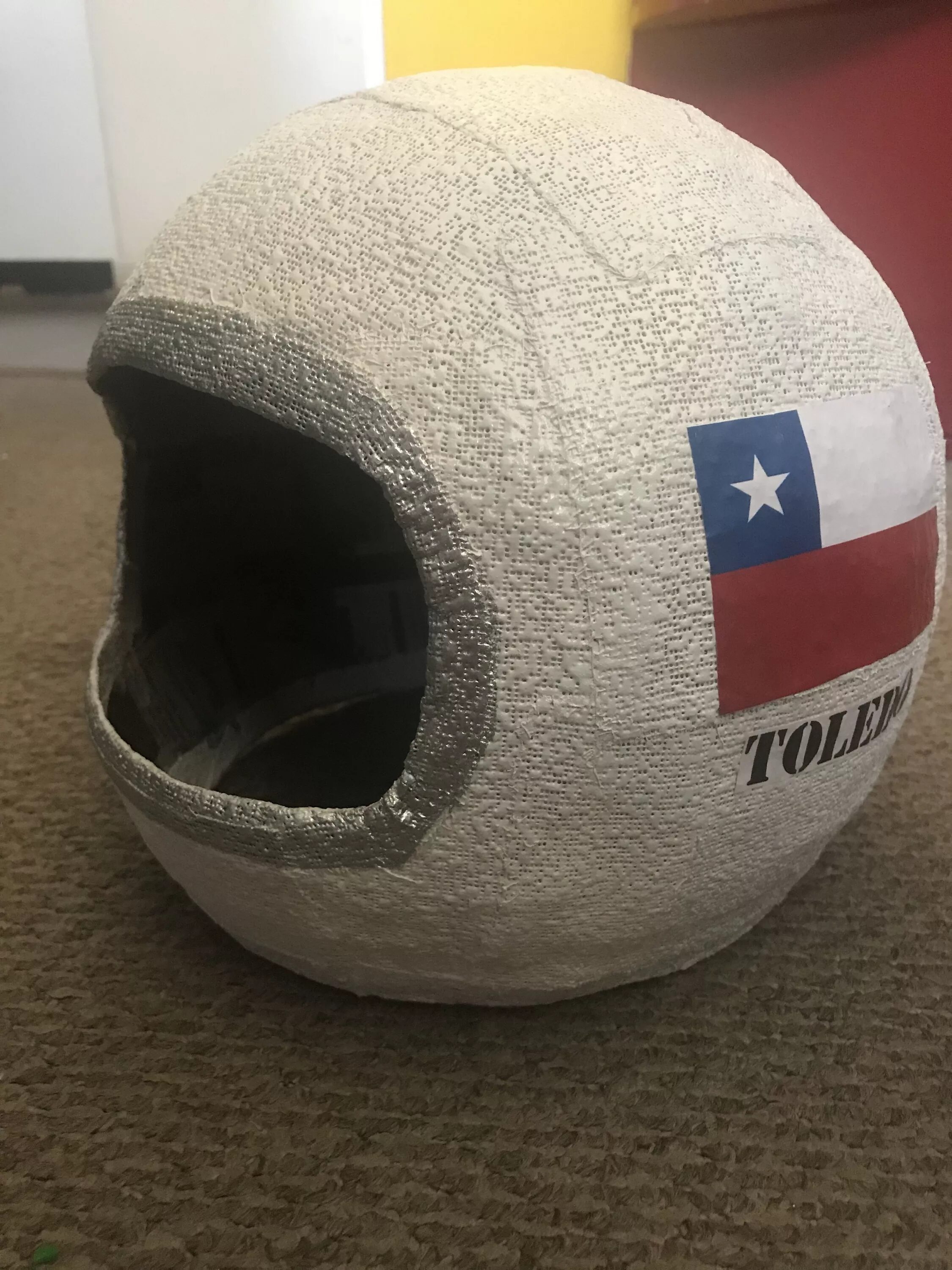 Классные штучки из мусорной кучки поделки для садика. Поделка земной шар. Поделка планеты. Поделка глобус своими. Поделка планеты.